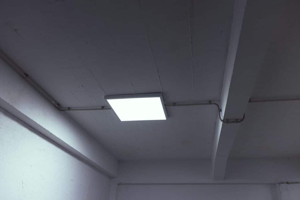 Lighting in Energy-Efficient Buildings: 7 Key Insights